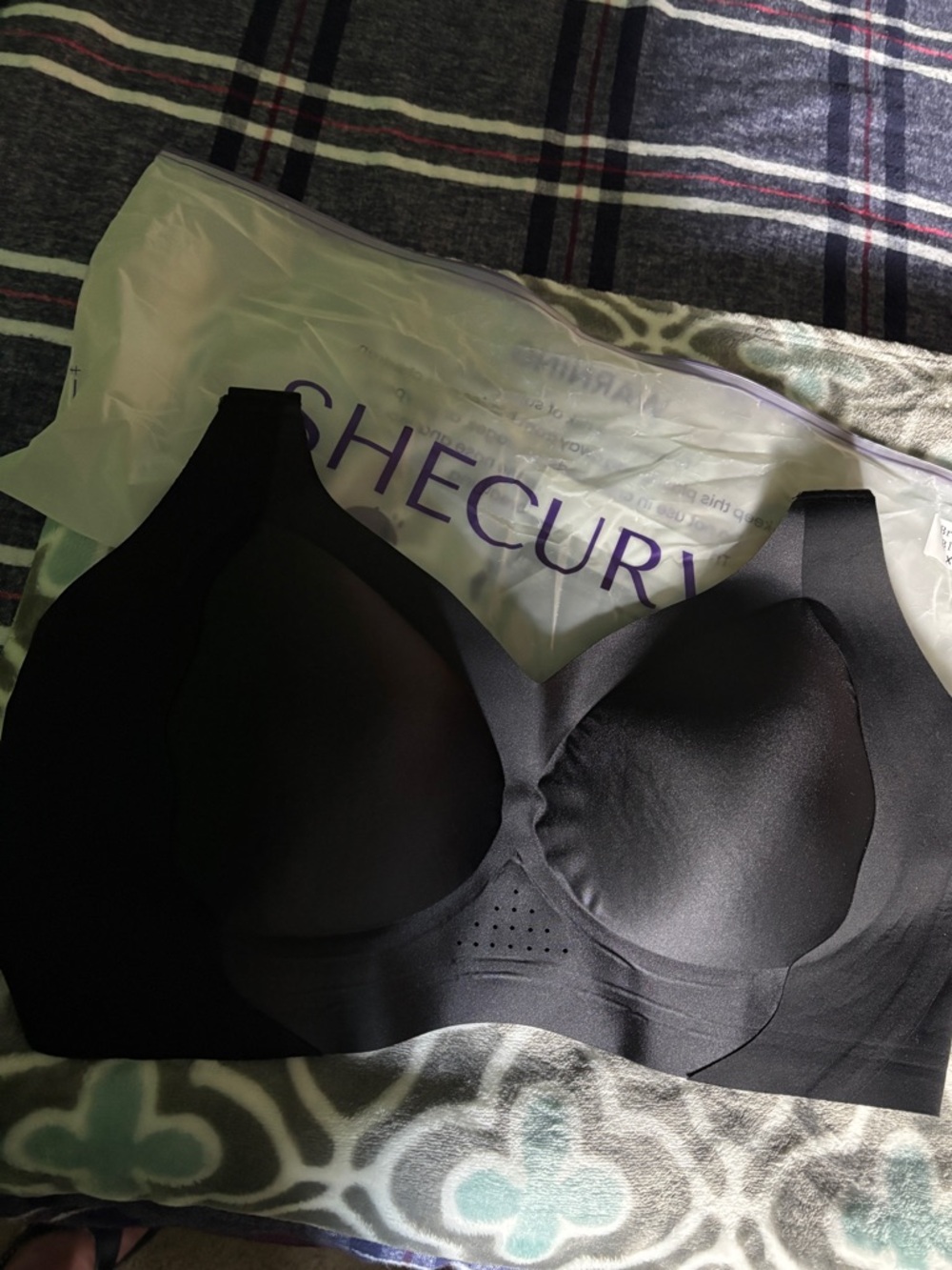 She Curve Seamless Black Wireless Bra